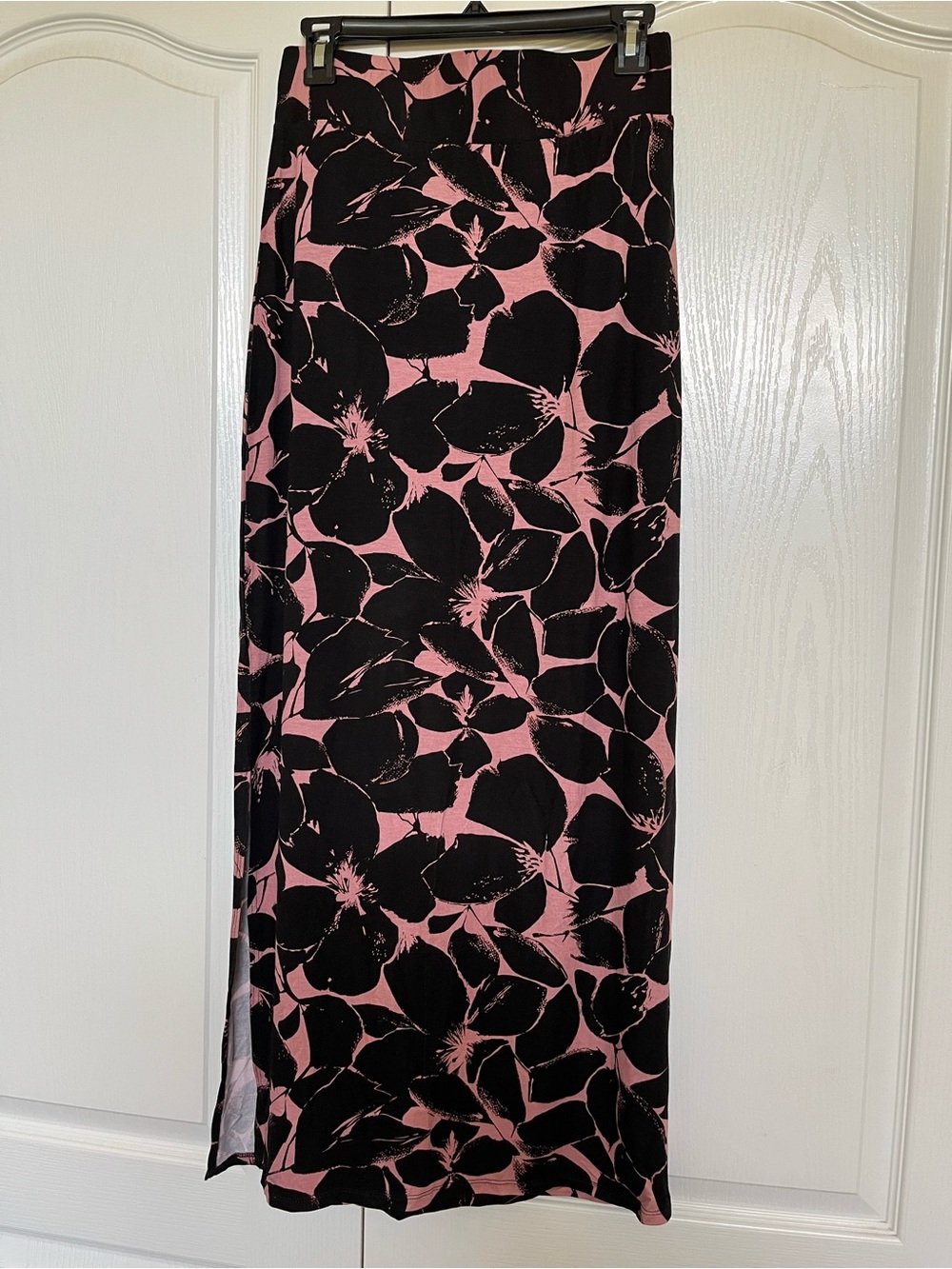 Anna Black and Pink Floral Maxi Skirt